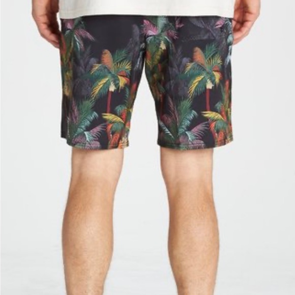 Billabong Board Shorts - Picture 2 of 11